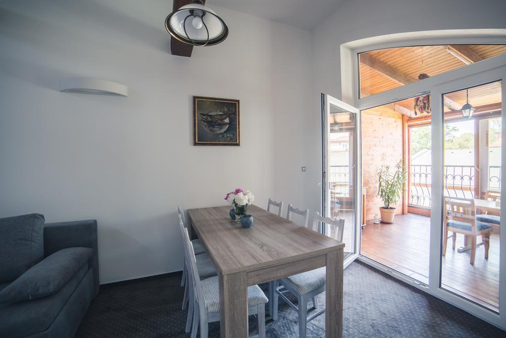 Apartmany U Papousku Jindřichŭv Hradec Exteriör bild